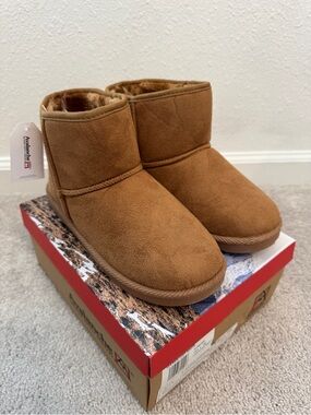 Avalanche Cozy Winter Ankle Boots